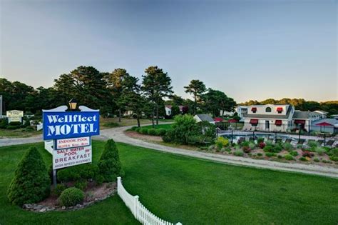 south wellfleet motel  Contact Information